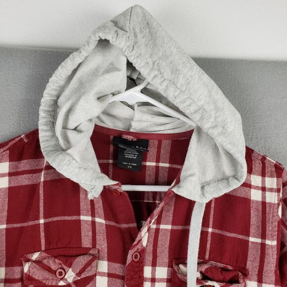 Harry Potter Size XS Hooded Flannel Gryffindor Embroidered Red Plaid‎ Hogwarts - Picture 2 of 12
